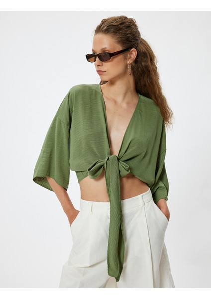 Crop Üst V Yaka Bağlama Detaylı Oversize Kimono Kol