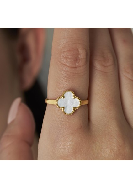 Beyaz Taşlı Yonca Yüzük modelleri