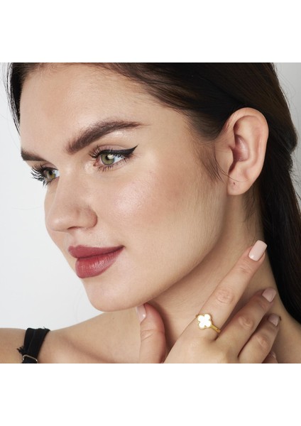 Beyaz Taşlı Yonca Yüzük indirimleri