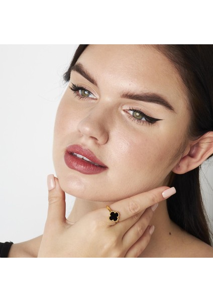 Siyah Taşlı Yonca Yüzük fırsatları