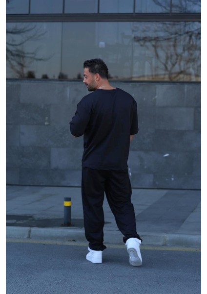 Erkek Bisiklet Yaka Ince Beli Lastikli Kısa Kollu Düz Eşofman Takımı modelleri