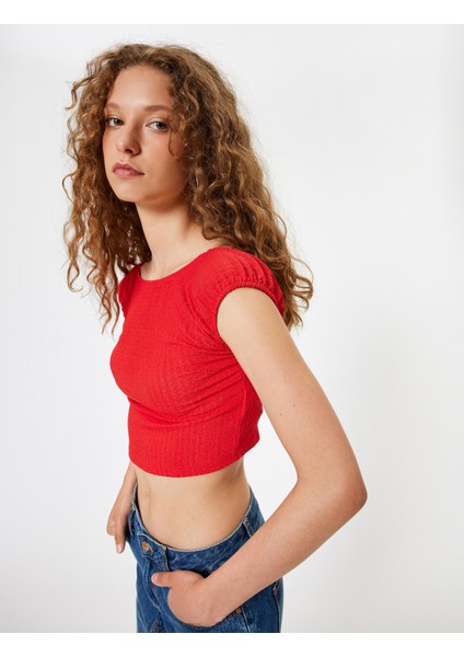 Crop Tişört Bürümcük Sırt Detaylı Kap Kol Kayık Yaka Slim Fit