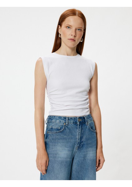 Kolsuz Tişört Drape Detaylı Yuvarlak Yaka Dokulu Slim Fit modelleri