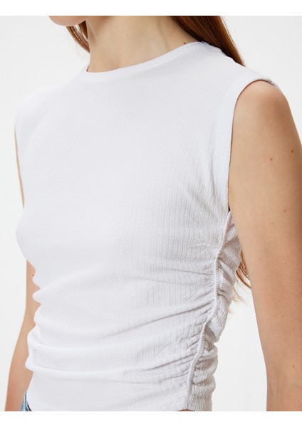 Kolsuz Tişört Drape Detaylı Yuvarlak Yaka Dokulu Slim Fit indirimleri