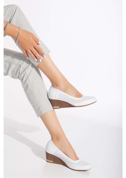 Kadın Hakiki Deri Petek Baskılı Dolgu Topuklu Ayakkabı - Beyaz - 36