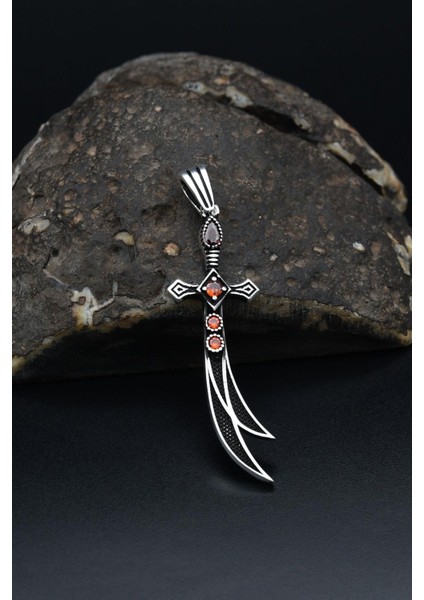 Kolye Ucu Hz. Ali Zülfikar Kılıcı Kırmızı Zirkon Taş Süslemeli 925 Ayar Gümüş fiyatları