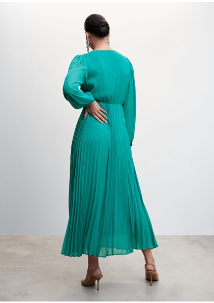 Pileli Detaylı Elbise