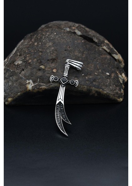 Kolye Ucu 925 Ayar Gümüş Hz. Ali Zülfikar Kılıcı Siyah Zirkon Taş Süslemeli fiyatları