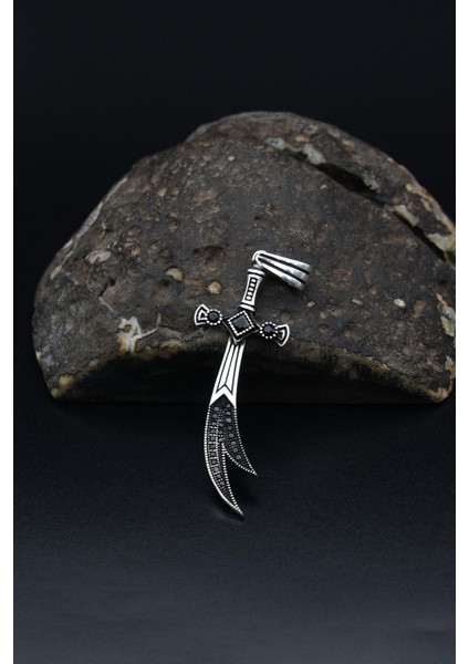 Kolye Ucu 925 Ayar Gümüş Hz. Ali Zülfikar Kılıcı Siyah Zirkon Taş Süslemeli modelleri
