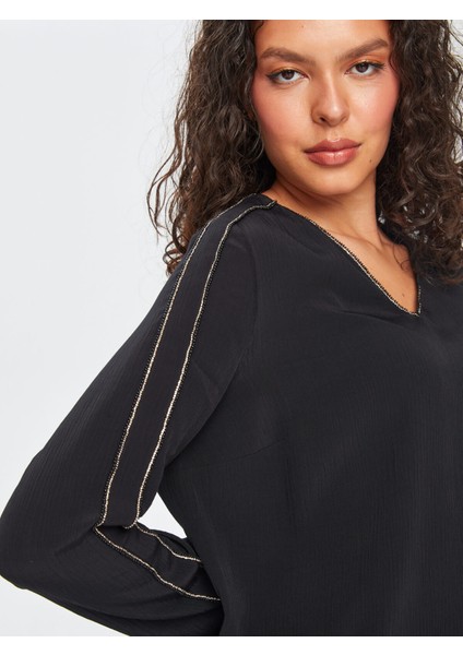 Taş ve Boncuk Şerit Detaylı V Yaka Bluz 69140