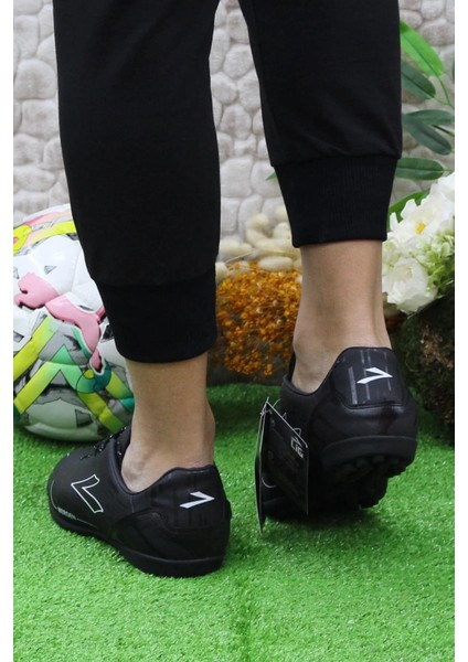 Mergen Premium Halı Saha Spor Ayakkabı fırsatları