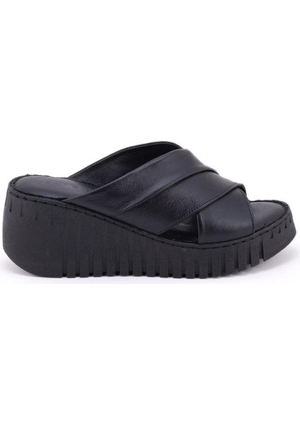 24340252 Dolgu Taban Kadın Deri Terlik fiyatları