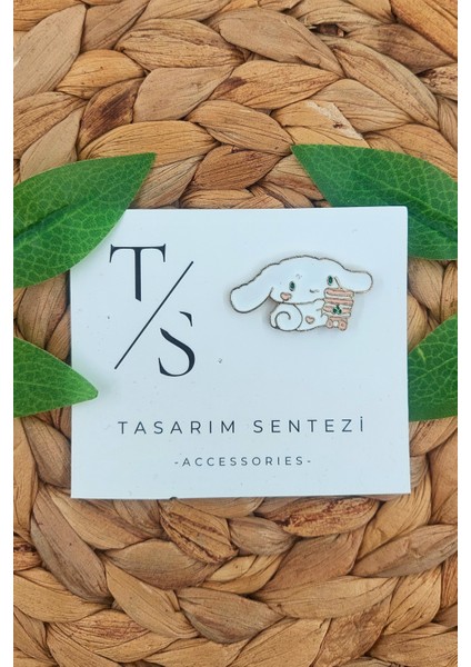 Rozet Metal Broş Yaka Okul Çantası Kıyafet Şapka Takı Aksesuar Cinnamoroll Hello Kitty Çizgi Film