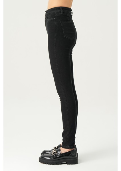 Judy Siyah Yüksek Bel Patı Fermuarlı Çift Düğmeli Push-Up Detaylı Skinny Fit Jean Pantolon C 4521-201 modelleri