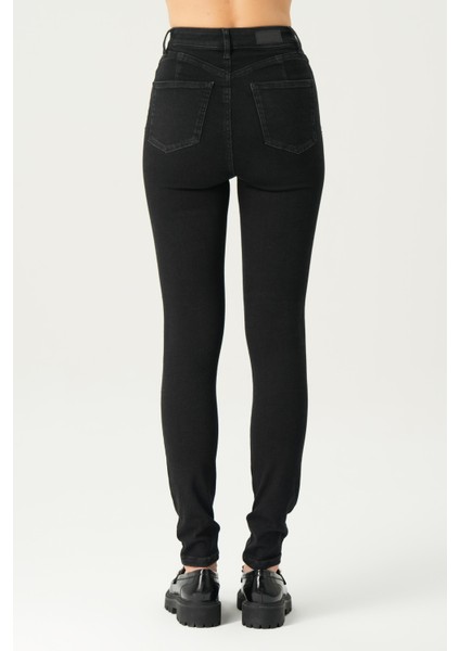 Judy Siyah Yüksek Bel Patı Fermuarlı Çift Düğmeli Push-Up Detaylı Skinny Fit Jean Pantolon C 4521-201 fırsatları