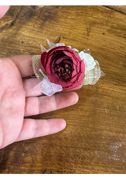 Kırmızı Çiçekli Tasarım Kadın Broş Yaka Iğnesi