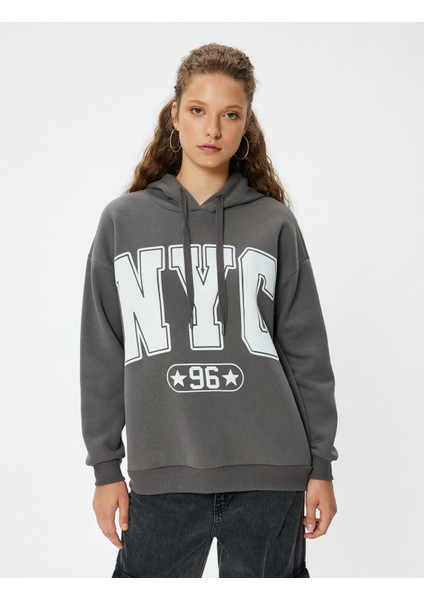 Oversize Kapüşonlu Sweatshirt Kolej Baskılı Şardonlu