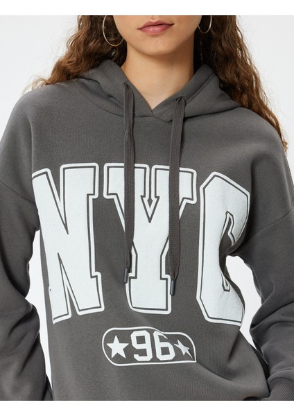 Oversize Kapüşonlu Sweatshirt Kolej Baskılı Şardonlu