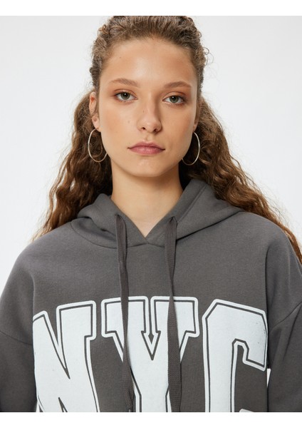 Oversize Kapüşonlu Sweatshirt Kolej Baskılı Şardonlu