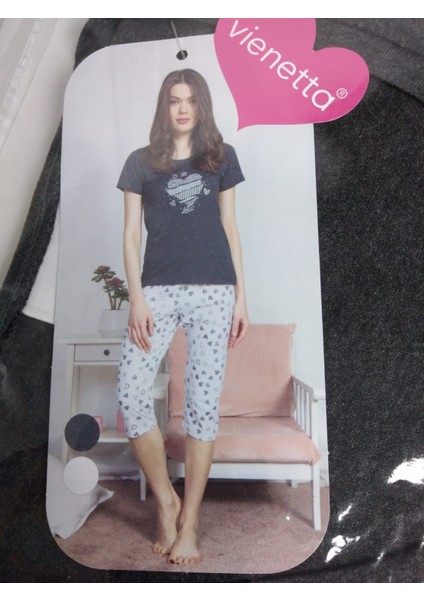 Kadın Bej Antrasit Bisiklet Yaka Kalp Desenli Kısa Kollu Kapri Pamuk Pijama Takımı fiyatları