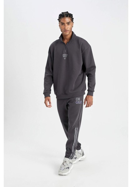 Fit ErkekKoyu Gri Lisanslı NBA Chicago Bulls Oversize Fit Dik Yaka Fermuarlı Kalın Sweatshirt C9261AX24AU fiyatları