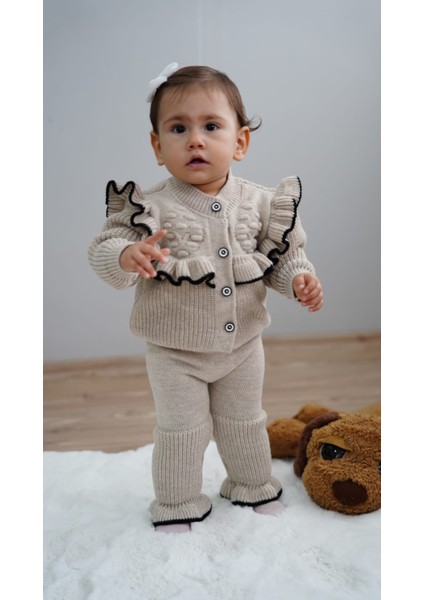 Kız Bebek Fırfır Detaylı Hırkalı Pantolonlu 2'li Triko Takım
