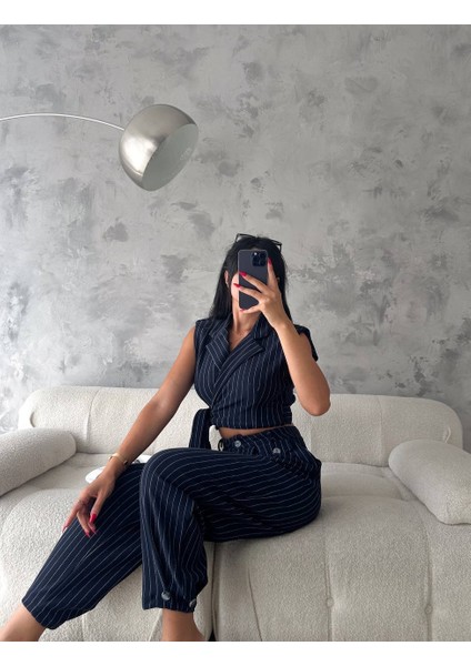 Kadın Örme Krep Kumaş Çizgi Desenli Kuşak Detaylı Ceket ve Pantolon Takım fırsatları