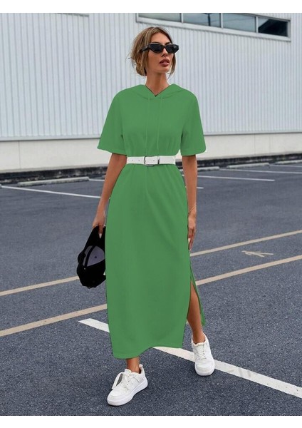 Kadın Süprem Kumaş Kapşonlu Kısa Kollu Yırtmaç Detaylı Elbise