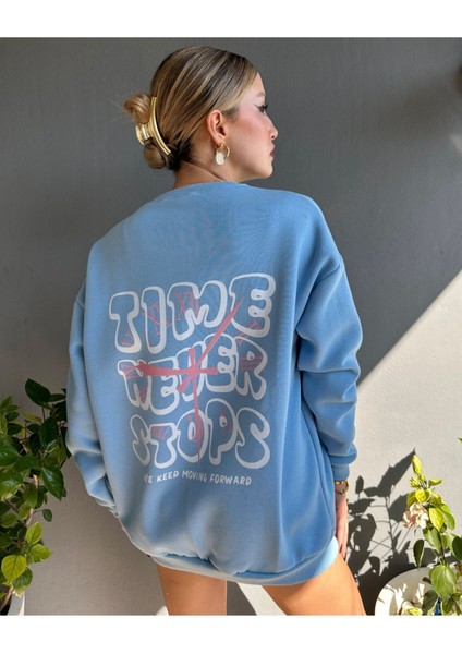 Bebe Mavisi Time Never Stops Baskılı Oversize Bisiklet Yaka Kadın Sweatshirt. B