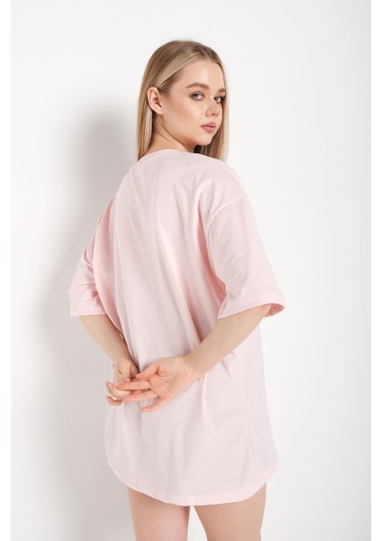 Kadın Çizgili Figür Kalp Pudra Pembe T-Shirt Have A Holiday Baskılı fırsatları