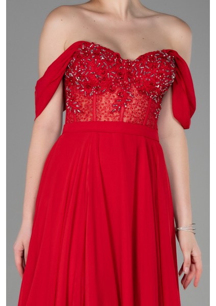 Işlemeli Kayık Yaka Yırtmaçlı Uzun Şifon Abiye ABU3310 modelleri