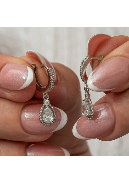Gümüş Sallantılı Damla Kadın Küpe