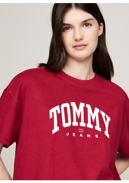 Tommy Jeans Yuvarlak Yaka Baskılı Kırmızı Kadın T-Shirt Tjw Ovs Varsıty 1 Tee Ext