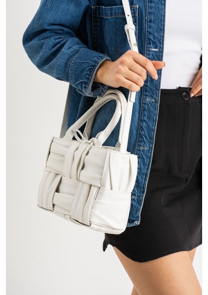 Bottega Veneta Model El Örgüsü Özel Aksesuarlı Premium Kadın Omuz Çantası modelleri