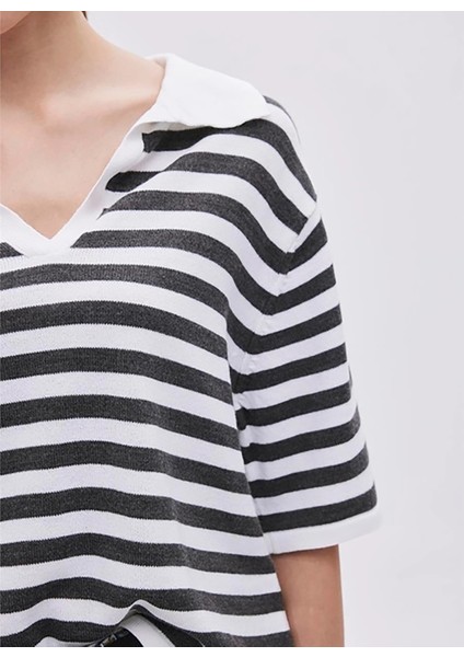Polo Yaka Oversized Çizgili Açık Gri Kazak Kadın Ekru Açık Gri Polo Yaka Çizgili fırsatları