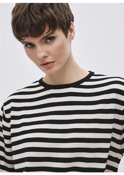 Bisiklet Yaka Çizgili Siyah Kadın Bluz Siyah Çizgili Kısa Kollu Triko Bluz fiyatları