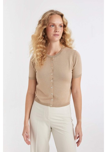 Regular Fit Bisiklet Yaka Basic Düz Düğmeli Kısa Kollu Triko Hırka D4643AX24AU