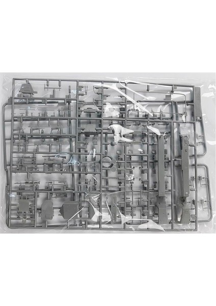 6911 1/35 Ölçek SD.KFZ.250/3 (Greif- Rommel's Command) Yarı Paletli Personel Taşıyıcı Plastik Model Kiti modelleri