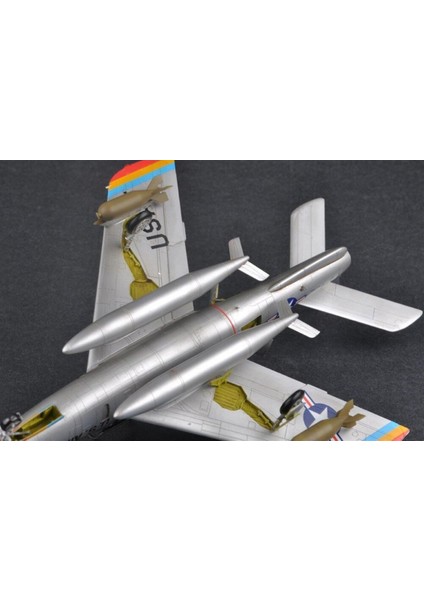 Hobbyboss 81726 1/48 F-84F Thunderstreak Savaş Uçağı Demonte Plastik Maketi