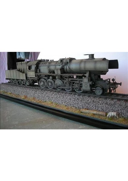 Hobbyboss 82901 1/72 Alman Savaş Lokomotifi Br-52 Demonte Plastik Maketi