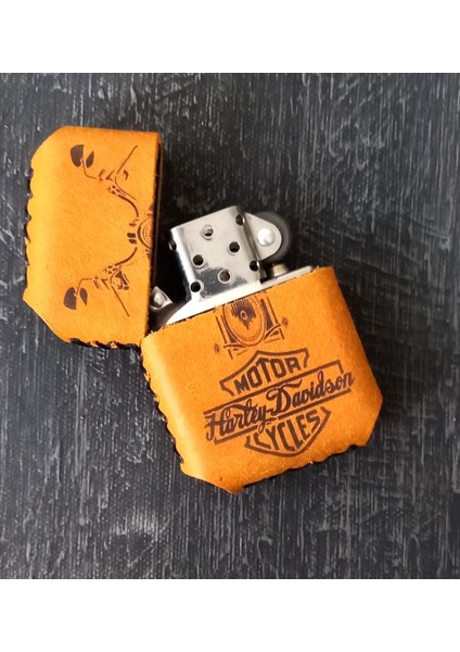 Nikura Craft Nikuracraft Kişiye Özel Benzinli Çakmak Deri Çakmak Hakiki Deri Çakmak Motorcu Figürlü Deri Zippo Tarzı Çakmak