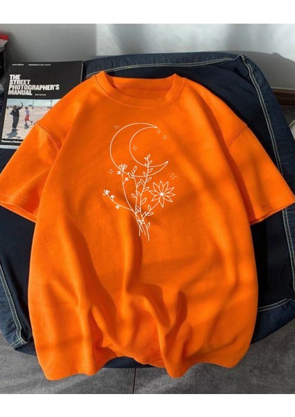 Büyük Beden Özel Tasarım Moon Flowers Baskılı Ter Tutmayan Modern Battal Kadın T-Shırt