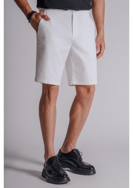 Erkek Yandan Cepli Klasik Bel Relaxed Fit Chino Şort Beyaz indirimleri