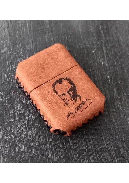 Nikura Craft Nikuracraft Atatürk Figürlü Kişiye Özel Benzinli Çakmak El Yapımı Deri Çakmak Hakiki Deri Zippo Tarzı Çakmak