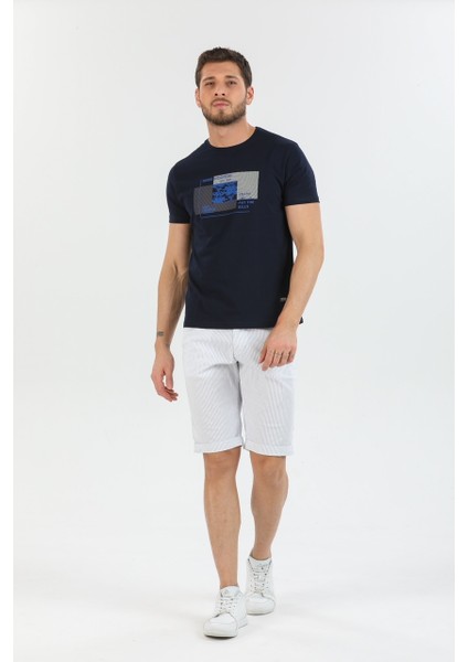 Erkek Beyaz Çizgili Pamuklu Kemer Hediyeli Yandan Cepli Relaxed Fit Kapri Şort fırsatları
