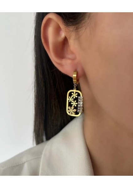 Çelik Gold Renk Çiçek Detaylı Kadın Taşlı Küpe