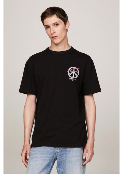 Tommy Jeans Baskılı Siyah Erkek T-Shirt DM0DM18300BDS