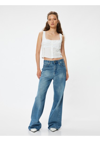 Crop Üst Kolsuz Dokulu Düğmeli Dantel Detaylı Slim Fit