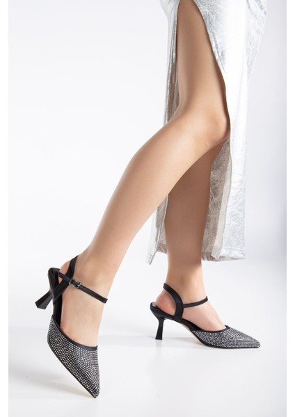 Sinda Siyah Saten Taş Detaylı İnce Topuklu Kadın Ayakkabı fırsatları