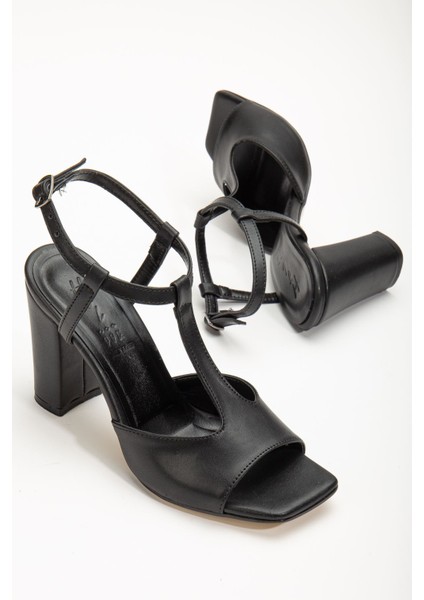 Entela Topuklu Siyah Cilt Küt Burunlu Kadın Ayakkabı